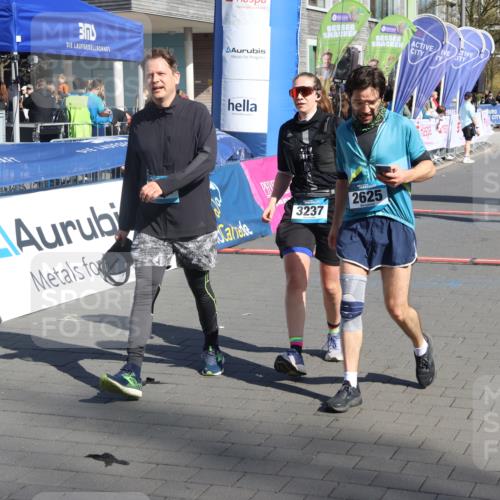 12.04.2026 - 45. Internationalen Wilhelmsburger Insellauf Strokosch-Dieckow http://msf.ph/oto/9462889 12.04.2026 10:53:08 Ziel 2625, 4008, 3237, 5727 meine-sportfotos.de