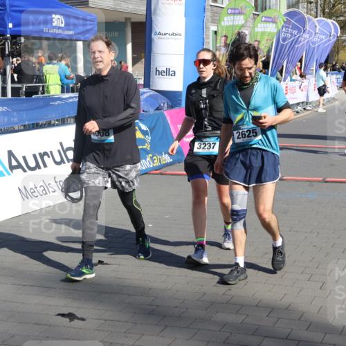 12.04.2026 - 45. Internationalen Wilhelmsburger Insellauf Strokosch-Dieckow http://msf.ph/oto/9462900 12.04.2026 10:53:08 Ziel 2625, 4008, 3237, 5727 meine-sportfotos.de