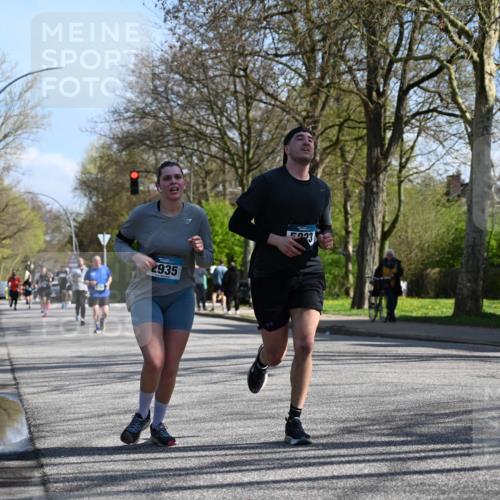 12.04.2026 - 45. Internationalen Wilhelmsburger Insellauf J. Mangold http://msf.ph/oto/9462904 12.04.2026 10:51:00 Ziel 3039, 3550, 4659, 2935, 5823, 2762, 5618, 4756, 2506, 3996, 5608, 2598, 3049, 4263, 5769, 3572, 4503 meine-sportfotos.de