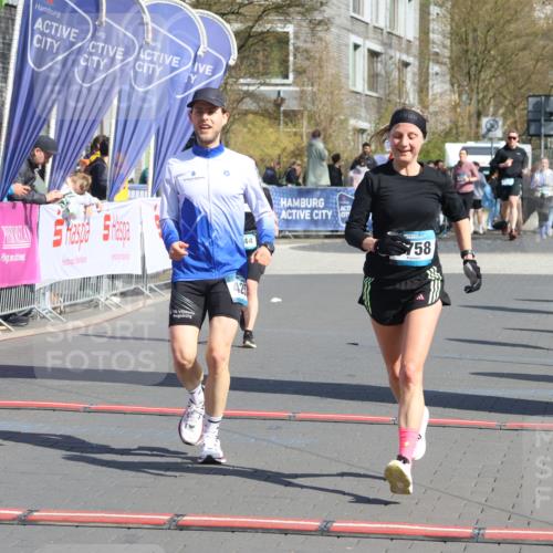 12.04.2026 - 45. Internationalen Wilhelmsburger Insellauf Strokosch-Dieckow http://msf.ph/oto/9462907 12.04.2026 11:11:53 Ziel 3758, 4252, 4744 meine-sportfotos.de
