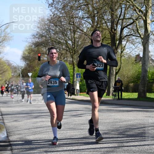12.04.2026 - 45. Internationalen Wilhelmsburger Insellauf J. Mangold http://msf.ph/oto/9462909 12.04.2026 10:51:00 Ziel 3039, 3550, 4659, 2935, 5823, 2762, 5618, 4756, 2506, 3996, 5608, 2598, 3049, 4263, 5769, 3572, 4503 meine-sportfotos.de