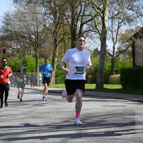 12.04.2026 - 45. Internationalen Wilhelmsburger Insellauf J. Mangold http://msf.ph/oto/9462970 12.04.2026 10:51:14 Ziel 2762, 5618, 4756, 2506, 3996, 5608, 2598, 3049, 4263, 5769, 3572, 4503, 3183, 3567, 2729, 5553, 2837, 4541, 2432 meine-sportfotos.de
