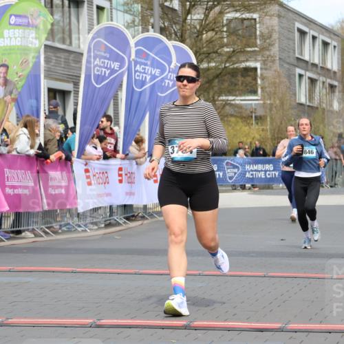 12.04.2026 - 45. Internationalen Wilhelmsburger Insellauf Strokosch-Dieckow http://msf.ph/oto/9462973 12.04.2026 13:17:09 Ziel 3704, 3846 meine-sportfotos.de