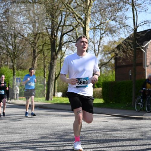 12.04.2026 - 45. Internationalen Wilhelmsburger Insellauf J. Mangold http://msf.ph/oto/9462978 12.04.2026 10:51:15 Ziel 2762, 5618, 4756, 2506, 3996, 5608, 2598, 3049, 4263, 5769, 3572, 4503, 3183, 3567, 2729, 5553, 2837, 4541, 2432 meine-sportfotos.de