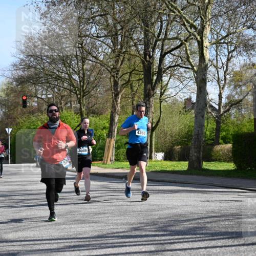 12.04.2026 - 45. Internationalen Wilhelmsburger Insellauf J. Mangold http://msf.ph/oto/9462979 12.04.2026 10:51:15 Ziel 2762, 5618, 4756, 2506, 3996, 5608, 2598, 3049, 4263, 5769, 3572, 4503, 3183, 3567, 2729, 5553, 2837, 4541, 2432 meine-sportfotos.de