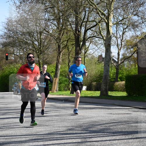 12.04.2026 - 45. Internationalen Wilhelmsburger Insellauf J. Mangold http://msf.ph/oto/9462985 12.04.2026 10:51:16 Ziel 2762, 5618, 4756, 2506, 3996, 5608, 2598, 3049, 4263, 5769, 3572, 4503, 3183, 3567, 2729, 5553, 2837, 4541, 2432 meine-sportfotos.de
