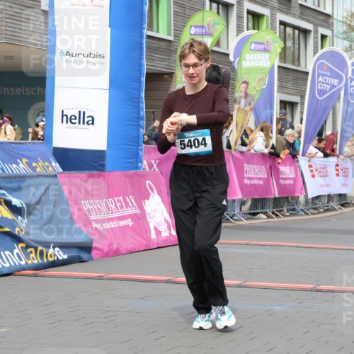 12.04.2026 - 45. Internationalen Wilhelmsburger Insellauf Strokosch-Dieckow http://msf.ph/oto/9462988 12.04.2026 13:17:06 Ziel 5404, 3704 meine-sportfotos.de