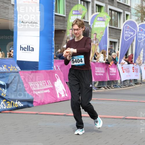 12.04.2026 - 45. Internationalen Wilhelmsburger Insellauf Strokosch-Dieckow http://msf.ph/oto/9462998 12.04.2026 13:17:06 Ziel 5404, 3704 meine-sportfotos.de