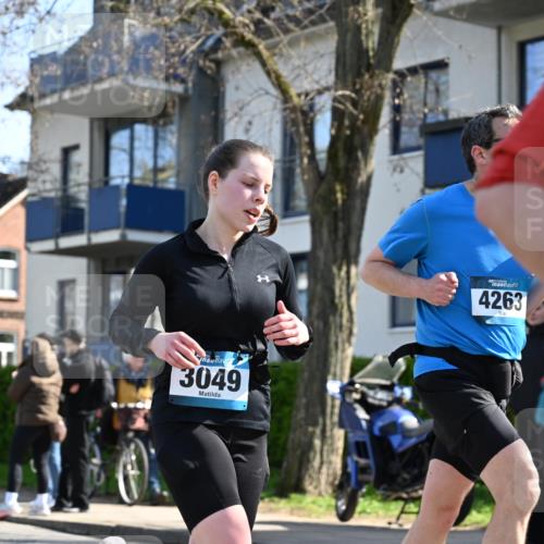 12.04.2026 - 45. Internationalen Wilhelmsburger Insellauf J. Mangold http://msf.ph/oto/9463008 12.04.2026 10:51:19 Ziel 5618, 4756, 2506, 3996, 5608, 2598, 3049, 4263, 5769, 3572, 4503, 3183, 3567, 2729, 5553, 2837, 4541, 2432, 4414 meine-sportfotos.de