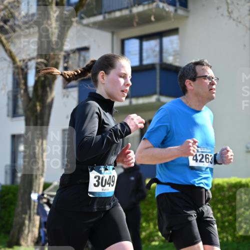 12.04.2026 - 45. Internationalen Wilhelmsburger Insellauf J. Mangold http://msf.ph/oto/9463013 12.04.2026 10:51:19 Ziel 5618, 4756, 2506, 3996, 5608, 2598, 3049, 4263, 5769, 3572, 4503, 3183, 3567, 2729, 5553, 2837, 4541, 2432, 4414 meine-sportfotos.de