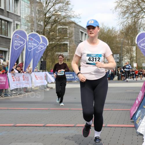 12.04.2026 - 45. Internationalen Wilhelmsburger Insellauf Strokosch-Dieckow http://msf.ph/oto/9463017 12.04.2026 13:17:03 Ziel 3656, 4312, 5404 meine-sportfotos.de