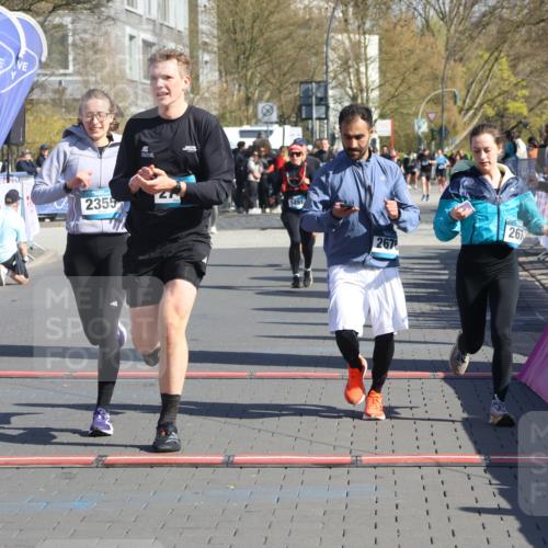 12.04.2026 - 45. Internationalen Wilhelmsburger Insellauf Strokosch-Dieckow http://msf.ph/oto/9463032 12.04.2026 10:53:17 Ziel 2746, 2355, 5491 meine-sportfotos.de