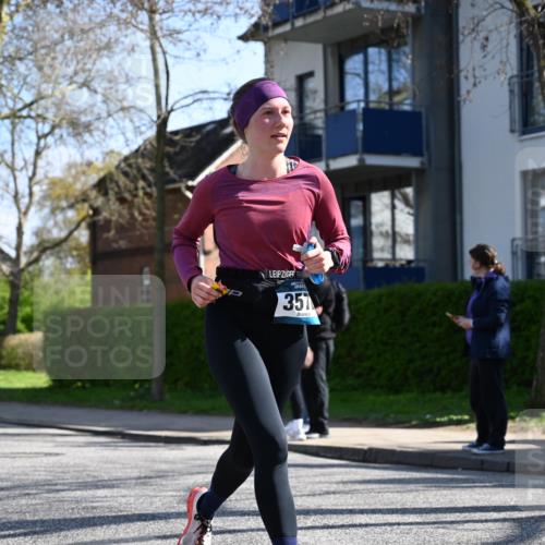 12.04.2026 - 45. Internationalen Wilhelmsburger Insellauf J. Mangold http://msf.ph/oto/9463036 12.04.2026 10:51:24 Ziel 4756, 2506, 3996, 5608, 2598, 3049, 4263, 5769, 3572, 4503, 3183, 3567, 2729, 5553, 2837, 4541, 2432, 4414, 5671, 4596, 4024, 5789 meine-sportfotos.de