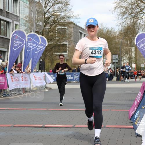 12.04.2026 - 45. Internationalen Wilhelmsburger Insellauf Strokosch-Dieckow http://msf.ph/oto/9463037 12.04.2026 13:17:02 Ziel 3656, 4312, 5404 meine-sportfotos.de