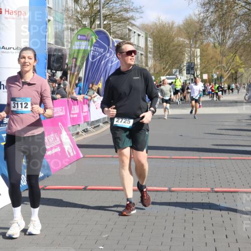 12.04.2026 - 45. Internationalen Wilhelmsburger Insellauf Strokosch-Dieckow http://msf.ph/oto/9463047 12.04.2026 11:12:08 Ziel 4430, 2644, 3112, 2725, 2770 meine-sportfotos.de