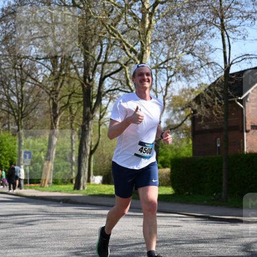 12.04.2026 - 45. Internationalen Wilhelmsburger Insellauf J. Mangold http://msf.ph/oto/9463050 12.04.2026 10:51:29 Ziel 3049, 4263, 5769, 3572, 4503, 3183, 3567, 2729, 5553, 2837, 4541, 2432, 4414, 4414, 5671, 4596, 4024, 5789, 3151, 3674, 3184 meine-sportfotos.de