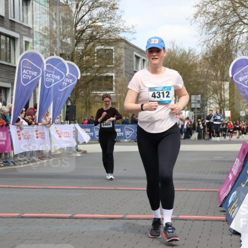 12.04.2026 - 45. Internationalen Wilhelmsburger Insellauf Strokosch-Dieckow http://msf.ph/oto/9463060 12.04.2026 13:17:02 Ziel 3656, 4312, 5404 meine-sportfotos.de