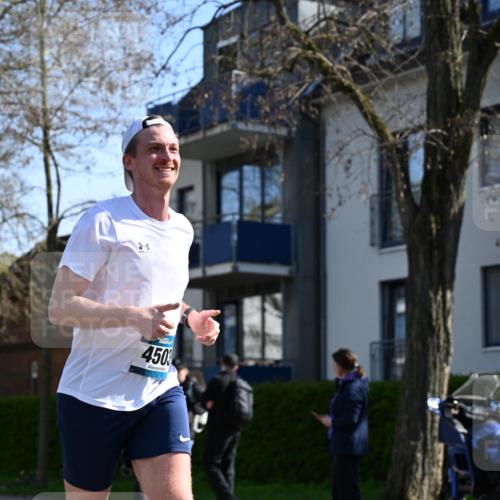 12.04.2026 - 45. Internationalen Wilhelmsburger Insellauf J. Mangold http://msf.ph/oto/9463061 12.04.2026 10:51:30 Ziel 3049, 4263, 5769, 3572, 4503, 3183, 3183, 3567, 2729, 5553, 2837, 4541, 2432, 4414, 5671, 4596, 4024, 5789, 3151, 3674, 3184 meine-sportfotos.de