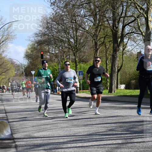 12.04.2026 - 45. Internationalen Wilhelmsburger Insellauf J. Mangold http://msf.ph/oto/9463081 12.04.2026 10:51:44 Ziel 3183, 3567, 2729, 5553, 2837, 4541, 2432, 4414, 5671, 5671, 4596, 4024, 5789, 3151, 3674, 3184, 3366, 3923, 3923, 3887, 3102, 3852, 2239, 2256, 2255, 5501, 5574, 4710 meine-sportfotos.de