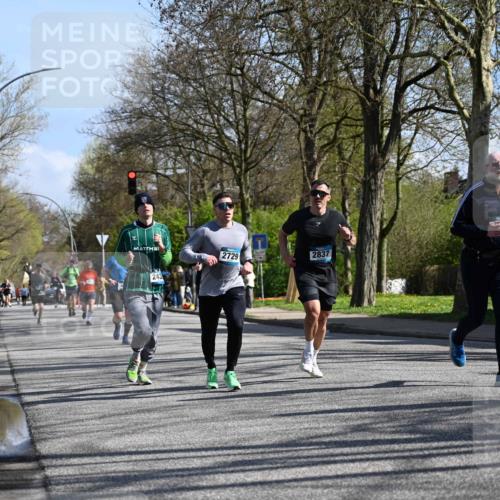 12.04.2026 - 45. Internationalen Wilhelmsburger Insellauf J. Mangold http://msf.ph/oto/9463082 12.04.2026 10:51:44 Ziel 3183, 3567, 2729, 5553, 2837, 4541, 2432, 4414, 5671, 5671, 4596, 4024, 5789, 3151, 3674, 3184, 3366, 3923, 3923, 3887, 3102, 3852, 2239, 2256, 2255, 5501, 5574, 4710 meine-sportfotos.de