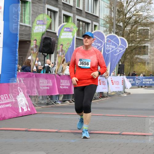 12.04.2026 - 45. Internationalen Wilhelmsburger Insellauf Strokosch-Dieckow http://msf.ph/oto/9463085 12.04.2026 13:17:01 Ziel 3656, 4312, 5404 meine-sportfotos.de