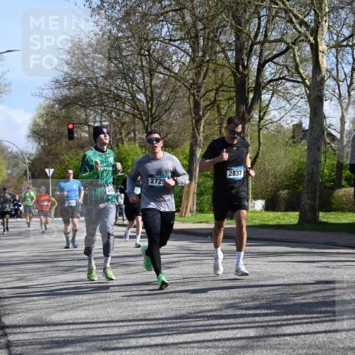 12.04.2026 - 45. Internationalen Wilhelmsburger Insellauf J. Mangold http://msf.ph/oto/9463088 12.04.2026 10:51:45 Ziel 3183, 3567, 2729, 5553, 2837, 4541, 2432, 4414, 5671, 4596, 4024, 5789, 3151, 3674, 3184, 3366, 3923, 3887, 3102, 3887, 3102, 3852, 2239, 2256, 2255, 5501, 5574, 4710 meine-sportfotos.de