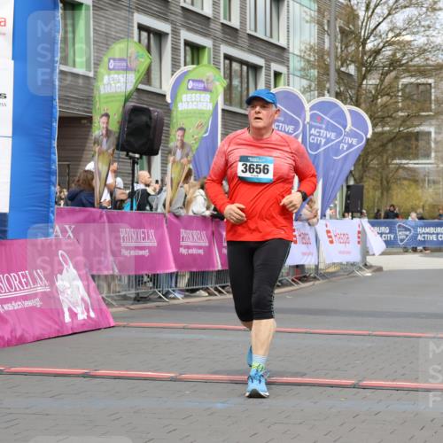 12.04.2026 - 45. Internationalen Wilhelmsburger Insellauf Strokosch-Dieckow http://msf.ph/oto/9463095 12.04.2026 13:17:01 Ziel 3656, 4312, 5404 meine-sportfotos.de