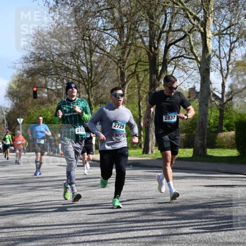 12.04.2026 - 45. Internationalen Wilhelmsburger Insellauf J. Mangold http://msf.ph/oto/9463096 12.04.2026 10:51:45 Ziel 3183, 3567, 2729, 5553, 2837, 4541, 2432, 4414, 5671, 4596, 4024, 5789, 3151, 3674, 3184, 3366, 3923, 3887, 3102, 3887, 3102, 3852, 2239, 2256, 2255, 5501, 5574, 4710 meine-sportfotos.de