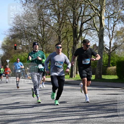 12.04.2026 - 45. Internationalen Wilhelmsburger Insellauf J. Mangold http://msf.ph/oto/9463097 12.04.2026 10:51:45 Ziel 3183, 3567, 2729, 5553, 2837, 4541, 2432, 4414, 5671, 4596, 4024, 5789, 3151, 3674, 3184, 3366, 3923, 3887, 3102, 3887, 3102, 3852, 2239, 2256, 2255, 5501, 5574, 4710 meine-sportfotos.de