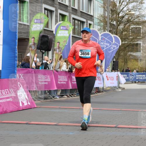 12.04.2026 - 45. Internationalen Wilhelmsburger Insellauf Strokosch-Dieckow http://msf.ph/oto/9463104 12.04.2026 13:17:01 Ziel 3656, 4312, 5404 meine-sportfotos.de