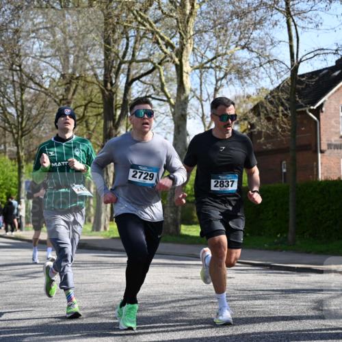 12.04.2026 - 45. Internationalen Wilhelmsburger Insellauf J. Mangold http://msf.ph/oto/9463109 12.04.2026 10:51:46 Ziel 3183, 3567, 2729, 5553, 2837, 4541, 2432, 4414, 5671, 4596, 4596, 4024, 5789, 3151, 3674, 3184, 3366, 3923, 3887, 3102, 3852, 2239, 2256, 2255, 5501, 5574, 4710 meine-sportfotos.de
