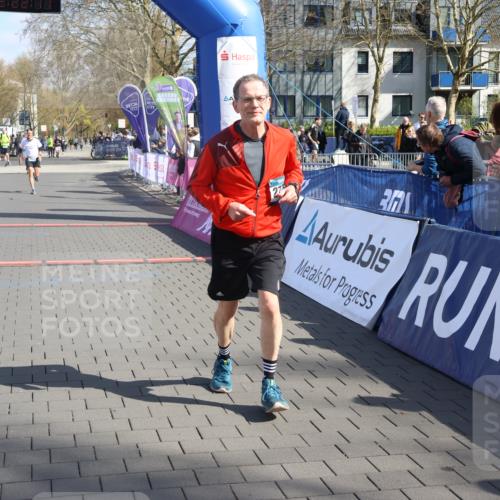 12.04.2026 - 45. Internationalen Wilhelmsburger Insellauf Strokosch-Dieckow http://msf.ph/oto/9463121 12.04.2026 11:12:10 Ziel 3112, 2725, 2770, 3029, 3028 meine-sportfotos.de