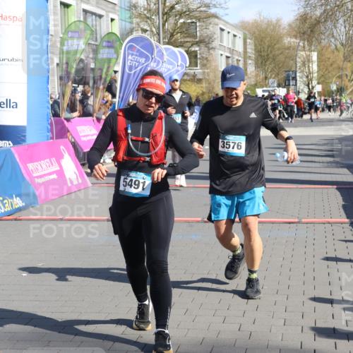 12.04.2026 - 45. Internationalen Wilhelmsburger Insellauf Strokosch-Dieckow http://msf.ph/oto/9463154 12.04.2026 10:53:24 Ziel 5491, 3576, 4457, 2978, 2004 meine-sportfotos.de