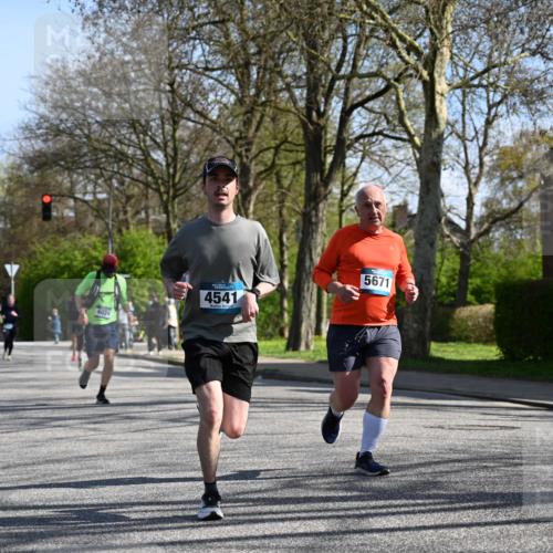 12.04.2026 - 45. Internationalen Wilhelmsburger Insellauf J. Mangold http://msf.ph/oto/9463163 12.04.2026 10:51:54 Ziel 3183, 3567, 2729, 5553, 2837, 4541, 2432, 4414, 5671, 4596, 4024, 5789, 3151, 3674, 3184, 3366, 3923, 3887, 3102, 3852, 2239, 2256, 2255, 5501, 5574, 5501, 5574, 4710, 4689, 4836, 3291 meine-sportfotos.de