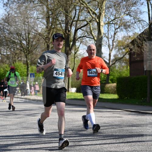 12.04.2026 - 45. Internationalen Wilhelmsburger Insellauf J. Mangold http://msf.ph/oto/9463167 12.04.2026 10:51:54 Ziel 3183, 3567, 2729, 5553, 2837, 4541, 2432, 4414, 5671, 4596, 4024, 5789, 3151, 3674, 3184, 3366, 3923, 3887, 3102, 3852, 2239, 2256, 2255, 5501, 5574, 5501, 5574, 4710, 4689, 4836, 3291 meine-sportfotos.de