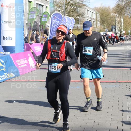 12.04.2026 - 45. Internationalen Wilhelmsburger Insellauf Strokosch-Dieckow http://msf.ph/oto/9463170 12.04.2026 10:53:25 Ziel 5491, 3576, 4457, 2978, 2004 meine-sportfotos.de