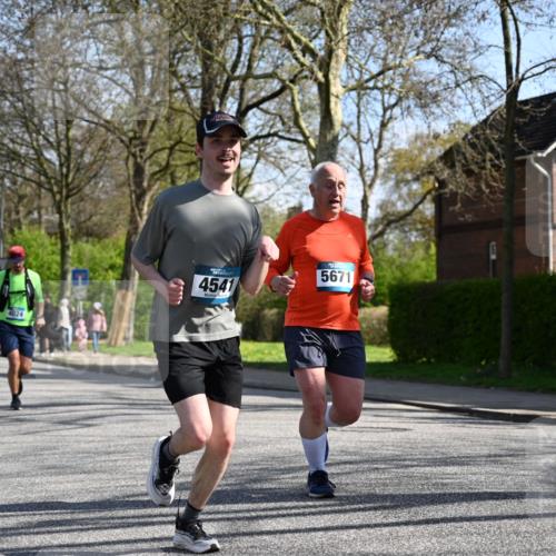 12.04.2026 - 45. Internationalen Wilhelmsburger Insellauf J. Mangold http://msf.ph/oto/9463171 12.04.2026 10:51:54 Ziel 3183, 3567, 2729, 5553, 2837, 4541, 2432, 4414, 5671, 4596, 4024, 5789, 3151, 3674, 3184, 3366, 3923, 3887, 3102, 3852, 2239, 2256, 2255, 5501, 5574, 5501, 5574, 4710, 4689, 4836, 3291 meine-sportfotos.de