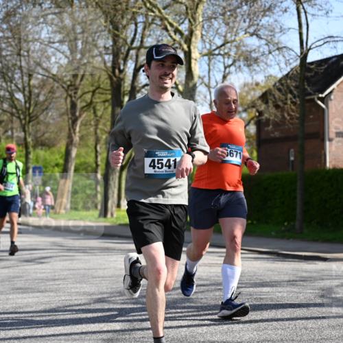 12.04.2026 - 45. Internationalen Wilhelmsburger Insellauf J. Mangold http://msf.ph/oto/9463175 12.04.2026 10:51:54 Ziel 3183, 3567, 2729, 5553, 2837, 4541, 2432, 4414, 5671, 4596, 4024, 5789, 3151, 3674, 3184, 3366, 3923, 3887, 3102, 3852, 2239, 2256, 2255, 5501, 5574, 5501, 5574, 4710, 4689, 4836, 3291 meine-sportfotos.de