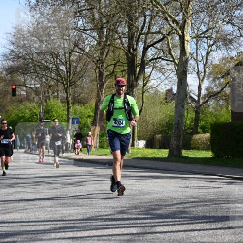 12.04.2026 - 45. Internationalen Wilhelmsburger Insellauf J. Mangold http://msf.ph/oto/9463179 12.04.2026 10:51:56 Ziel 3567, 2729, 5553, 2837, 4541, 2432, 4414, 5671, 4596, 4024, 5789, 3151, 3674, 3184, 3366, 3923, 3923, 3887, 3102, 3852, 2239, 2256, 2255, 5501, 5574, 4710, 4710, 4689, 4836, 3291 meine-sportfotos.de