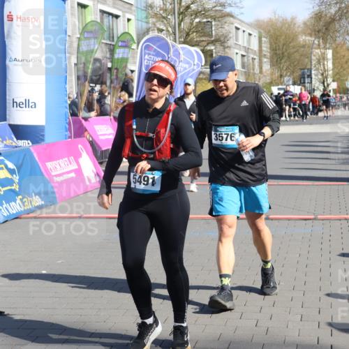 12.04.2026 - 45. Internationalen Wilhelmsburger Insellauf Strokosch-Dieckow http://msf.ph/oto/9463182 12.04.2026 10:53:25 Ziel 5491, 3576, 4457, 2978, 2004 meine-sportfotos.de