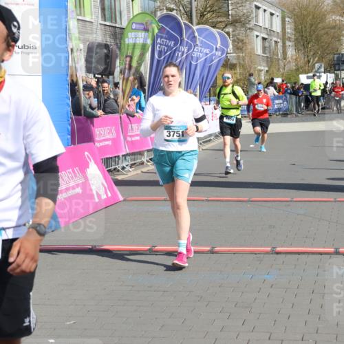 12.04.2026 - 45. Internationalen Wilhelmsburger Insellauf Strokosch-Dieckow http://msf.ph/oto/9463190 12.04.2026 11:12:18 Ziel 3751, 4920 meine-sportfotos.de