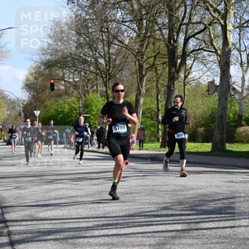 12.04.2026 - 45. Internationalen Wilhelmsburger Insellauf J. Mangold http://msf.ph/oto/9463201 12.04.2026 10:51:59 Ziel 2729, 5553, 2837, 4541, 2432, 4414, 5671, 4596, 4024, 5789, 3151, 3674, 3184, 3366, 3923, 3887, 3102, 3852, 2239, 2256, 2255, 5501, 5574, 4710, 4689, 4836, 3291, 5284, 3577 meine-sportfotos.de