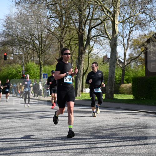 12.04.2026 - 45. Internationalen Wilhelmsburger Insellauf J. Mangold http://msf.ph/oto/9463210 12.04.2026 10:52:00 Ziel 4541, 2432, 4414, 5671, 4596, 4024, 5789, 3151, 3674, 3184, 3366, 3923, 3887, 3102, 3852, 2239, 2256, 2255, 5501, 5574, 4710, 4689, 4836, 3291, 5284, 3577, 2625 meine-sportfotos.de