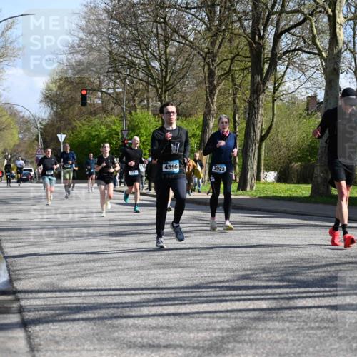 12.04.2026 - 45. Internationalen Wilhelmsburger Insellauf J. Mangold http://msf.ph/oto/9463222 12.04.2026 10:52:03 Ziel 4414, 5671, 4596, 4024, 5789, 3151, 3674, 3184, 3366, 3923, 3887, 3102, 3852, 2239, 2256, 2255, 5501, 5574, 4710, 4689, 4836, 3291, 5284, 3577, 2625, 4008, 3237 meine-sportfotos.de
