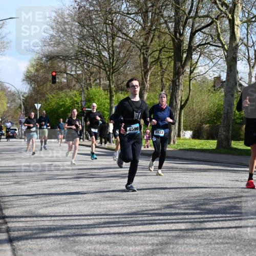 12.04.2026 - 45. Internationalen Wilhelmsburger Insellauf J. Mangold http://msf.ph/oto/9463225 12.04.2026 10:52:03 Ziel 4414, 5671, 4596, 4024, 5789, 3151, 3674, 3184, 3366, 3923, 3887, 3102, 3852, 2239, 2256, 2255, 5501, 5574, 4710, 4689, 4836, 3291, 5284, 3577, 2625, 4008, 3237 meine-sportfotos.de