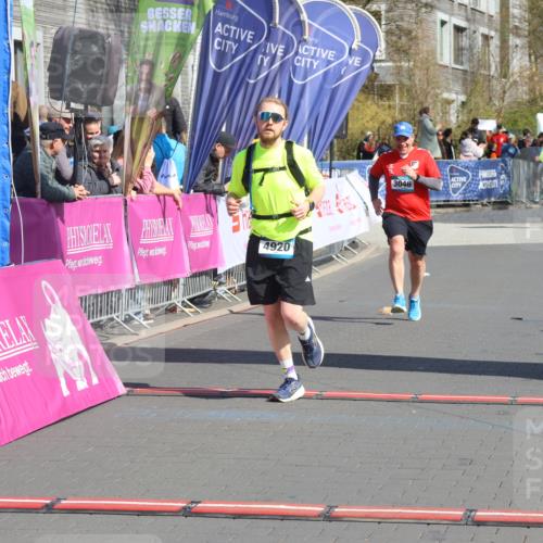12.04.2026 - 45. Internationalen Wilhelmsburger Insellauf Strokosch-Dieckow http://msf.ph/oto/9463226 12.04.2026 11:12:19 Ziel 3751, 4920, 3046 meine-sportfotos.de