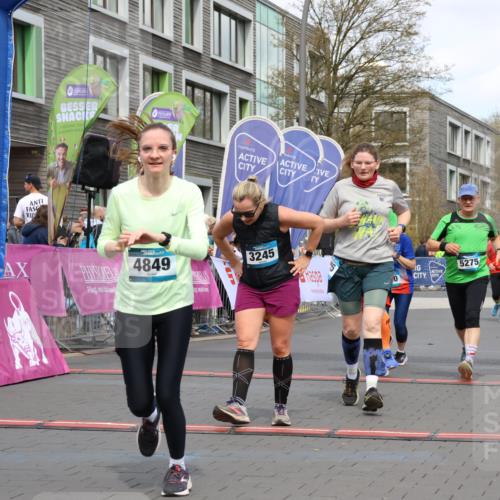 12.04.2026 - 45. Internationalen Wilhelmsburger Insellauf Strokosch-Dieckow http://msf.ph/oto/9463229 12.04.2026 13:16:53 Ziel 3245, 4849, 3195, 5275, 5269, 4820, 4926 meine-sportfotos.de