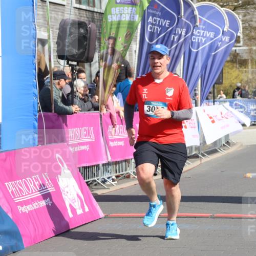 12.04.2026 - 45. Internationalen Wilhelmsburger Insellauf Strokosch-Dieckow http://msf.ph/oto/9463234 12.04.2026 11:12:22 Ziel 4920, 3046 meine-sportfotos.de