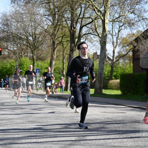 12.04.2026 - 45. Internationalen Wilhelmsburger Insellauf J. Mangold http://msf.ph/oto/9463237 12.04.2026 10:52:04 Ziel 4414, 5671, 4596, 4024, 5789, 3151, 3674, 3184, 3366, 3923, 3887, 3102, 3852, 2239, 3852, 2239, 2256, 2255, 5501, 5574, 4710, 4689, 4836, 3291, 5284, 3577, 2625, 4008, 3237, 5727 meine-sportfotos.de