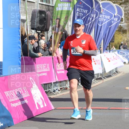 12.04.2026 - 45. Internationalen Wilhelmsburger Insellauf Strokosch-Dieckow http://msf.ph/oto/9463242 12.04.2026 11:12:22 Ziel 4920, 3046 meine-sportfotos.de